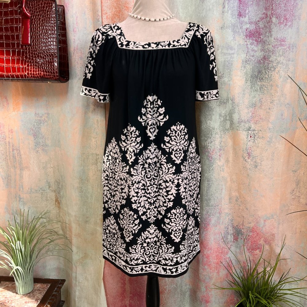📌London Times Square Neckline Short Sleeves Dress - Picture 10 of 14